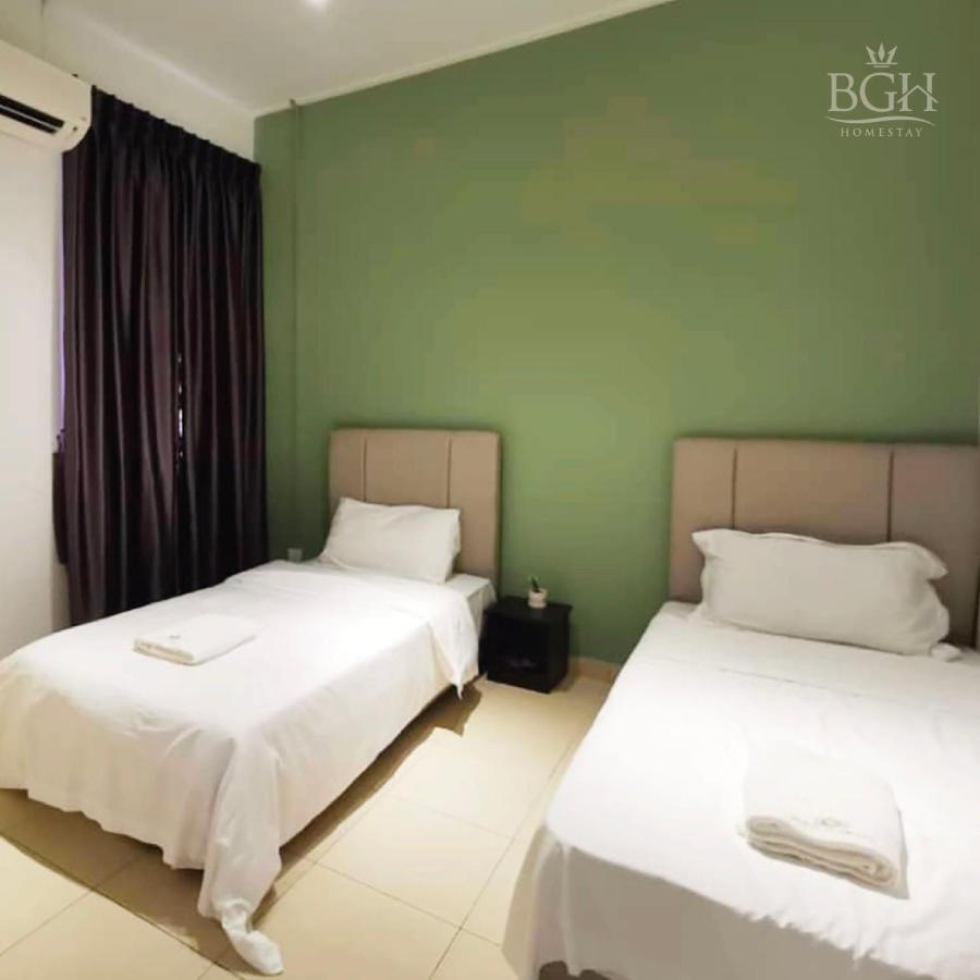 Majestic Homestay Bukit Gambir ภายนอก รูปภาพ